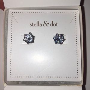 Stella & dot